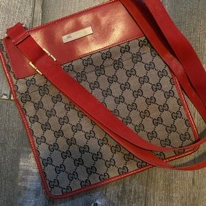 Vintage Flat Cross Body Bag.